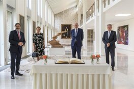 Eerbetoon aan corona-helpers in Gouden Boek van de Provincie Limburg