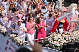 Canal Parade Pride Amsterdam in volle gang (fotoalbum)
