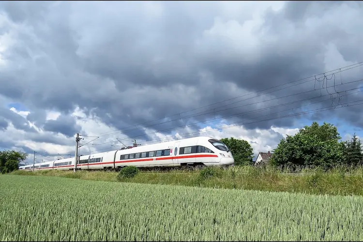 Provincie investeert in toegankelijk openbaar vervoer: Reisassistentie op 40 treinstations