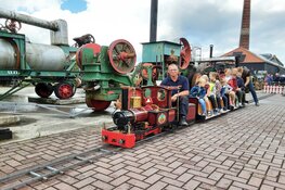 Medemblikker Steamfair: Stoommodellen in de Spotlights
