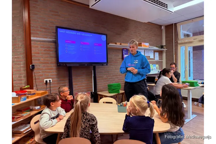 Montessori Roermond laat leerlingen Bee-Bot, AI en VR ontdekken
